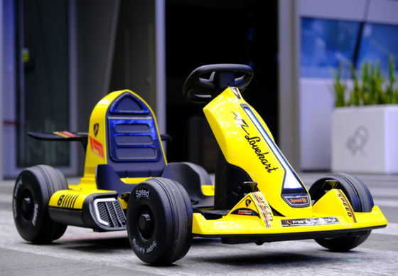 14 anni in su Auto di fascia d'età Design di moda Guida su un'auto da karting con due motori a prezzi accessibili