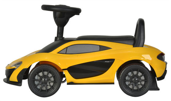 Mini bambini colorati finemente lavorati su auto giocattolo per bambini età 5-7 anni