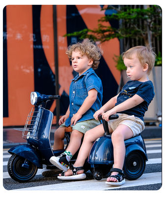 Giocattoli di motociclistica per bambini alla moda con ruote potenti Musica e luci 40HQ Caricamento 420pcs