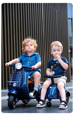 Giocattoli di motociclistica per bambini alla moda con ruote potenti Musica e luci 40HQ Caricamento 420pcs