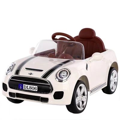 Auto a quattro ruote 12V con telecomando 2.4G e ammortizzatore