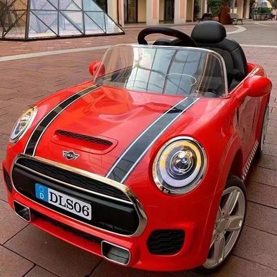 Auto a quattro ruote 12V con telecomando 2.4G e ammortizzatore