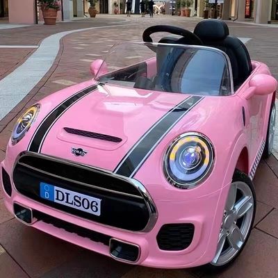 Auto a quattro ruote 12V con telecomando 2.4G e ammortizzatore