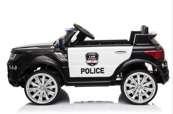 Adatta a bambini dai 3 agli 8 anni, grande auto di polizia a due posti a batteria