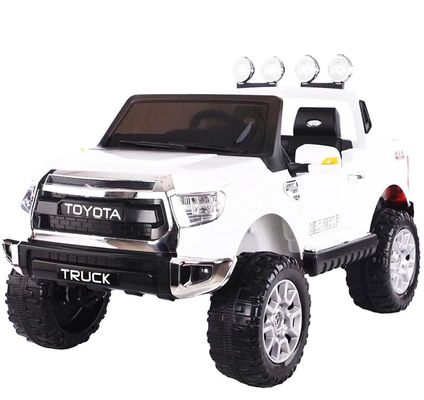 Auto giocattolo elettrica per bambini 6V Un pulsante di avvio / luce / musica 2.4G telecomando