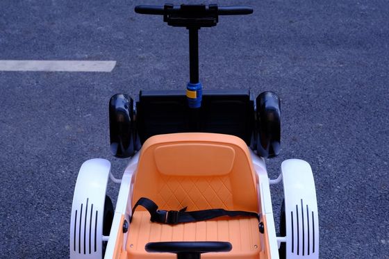 PP Tipo di plastica Bambini Swing Ride su Auto per 2 anni di età Funzione di educazione precoce