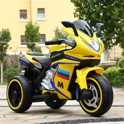 Bambini dai 2 agli 8 anni in moto con musica e luce / batteria ricaricabile 12V