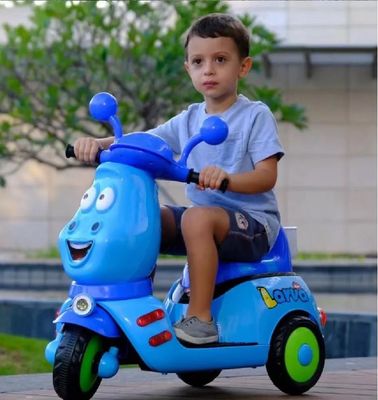 2022 Triciclo ricaricabile per bambini con musica per l'istruzione precoce e design anti-roll