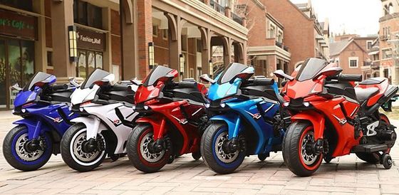 Viaggiare su un giocattolo di molti colori conveniente auto motocicletta giocattoli per bambini per bambini divertirsi