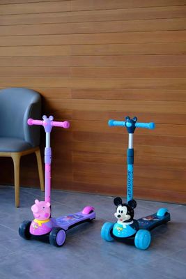 Buona corsa a calcio su scooter auto Pedal piede pieghevole Stand per il bambino equilibrio auto di plastica