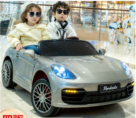 2023 Plastic 12V Electric Ride On Car per bambini 2 posti a sedere Peso di carico 60 kg Beneficio