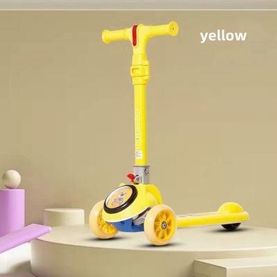 Ruota a colori lampeggiante silenziosa Bambini 3 ruote su scooter auto pieghevole con materiale PP