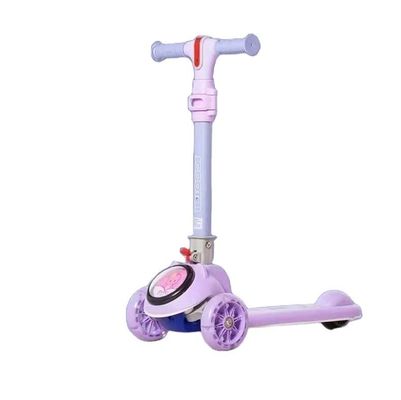 Kids 3 Wheel Ride On Scooter con illuminazione musicale e design pieghevole G.W. N.W 22.8KG/20.8KG