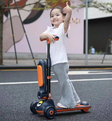 Sedile in pelle morbida 3 ruote guida su scooter auto per bambini Un pulsante pieghevole Neutrale per genere