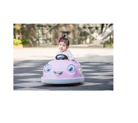 Bambini da 2 a 6 anni guidano auto elettrica a paraurti con un pulsante di frenata