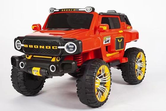 2023 Veicolo elettrico a quattro ruote in PP bianco potenziato a quattro ruote motrici per bambini