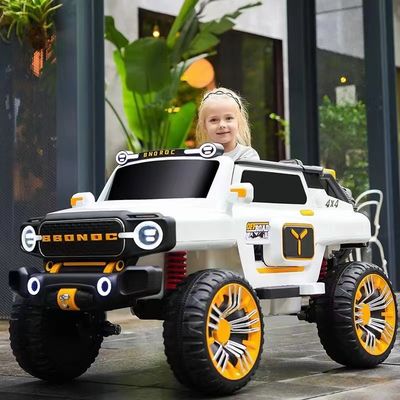 2023 Veicolo elettrico a quattro ruote in PP bianco potenziato a quattro ruote motrici per bambini